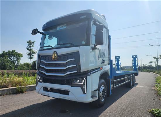 Xe nâng đầu chở máy 11 tấn HOWO - Đời 2026